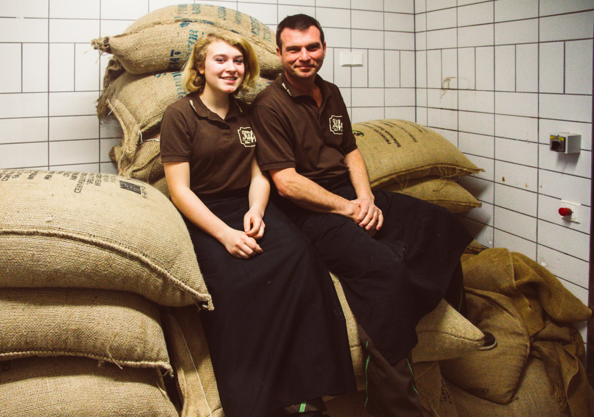 Viele kurze Nächte und viele lange Tage zogen ins Land, jetzt eröffnet Rainer Bühners „Rhön Kaffee“ in Maria Bildhausen die neue Kaffee Rösterei.