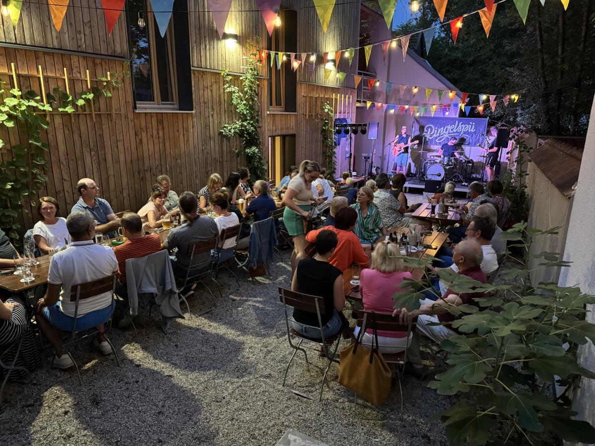 Kleinkunst im Biergarten der Kultkneipe zum Haber