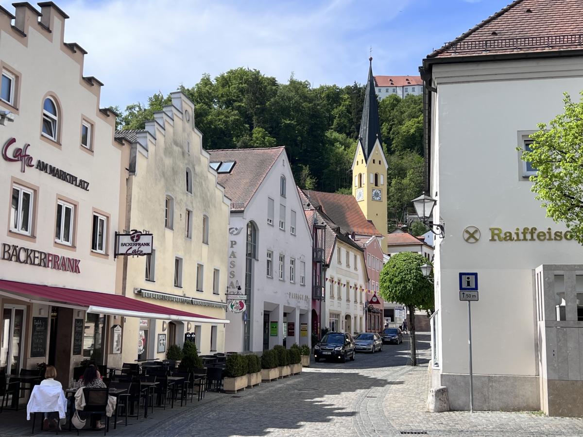 Man sieht die Bäckerei Frank. Der Betrieb zählt zu den HeimatUnternehmen der ersten Stunde in Riedenburg.