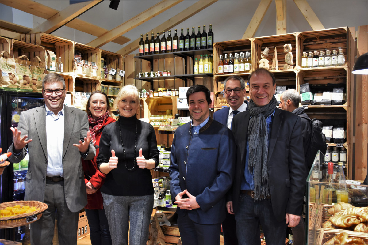 Eröffnung eines biologisch und regionalen Marktstands auf dem Augsburger Stadtmarkt in der Viktualienhalle mit HeimatUnternehmern